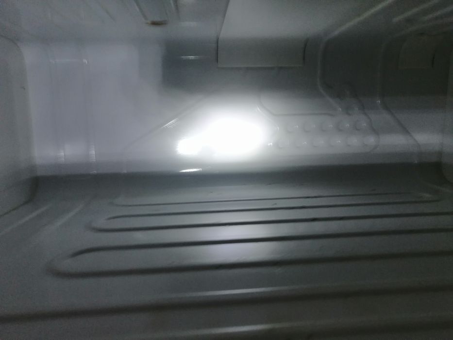 Продам неробочий холодильник