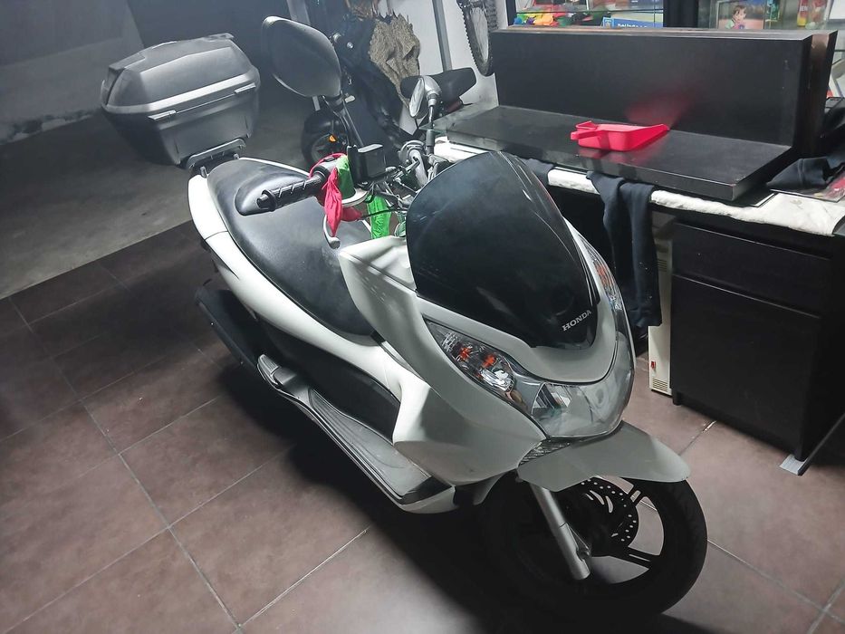 Honda PCX 125 (2011) | Com Mala Top Case GIVI