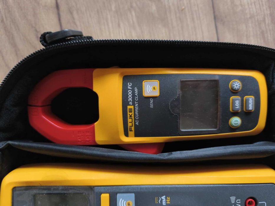 Zestaw mierników Fluke 3000FC. Multimetr, miernik cęgowy, termometr