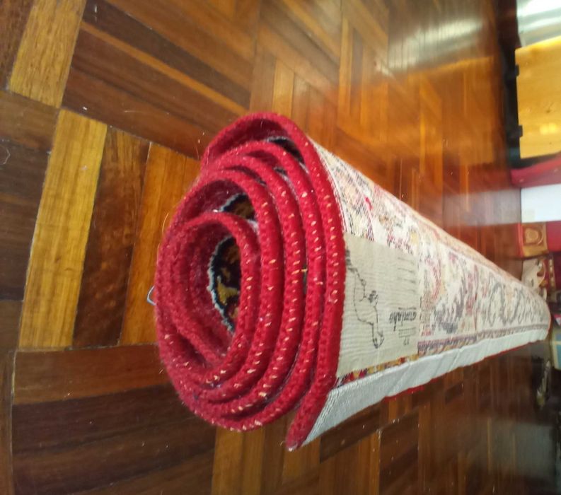 Tapete bordeaux 1,76x1,25 50€