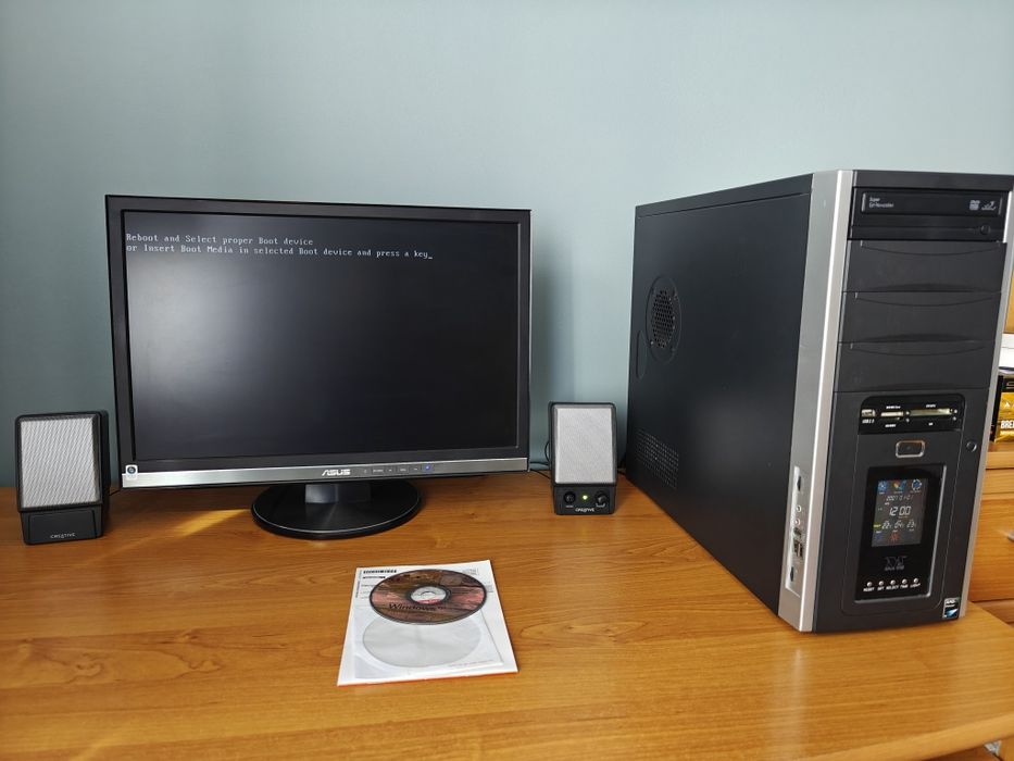 Zestaw komputerowy PC + monitor 22" + głośniki