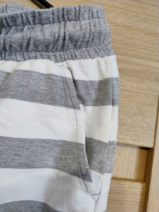 Spódnica marki Reserved