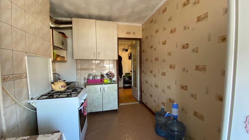 Продається 3-кімнатна квартира з  ремонтом, район залізничного вокзалу