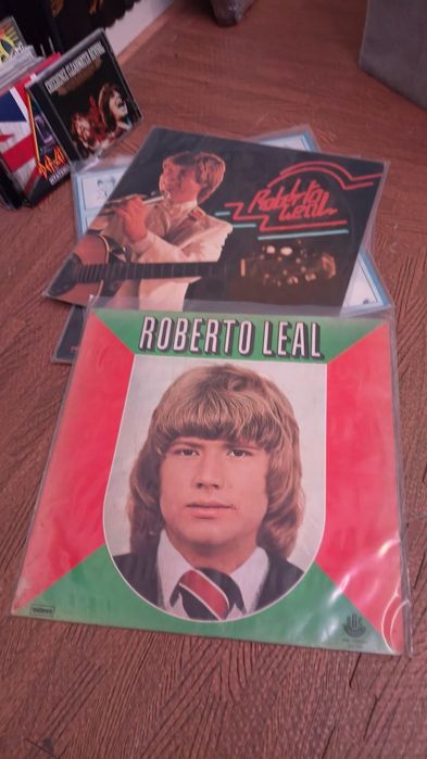 Roberto leal 
Capas e discos muito bom estado
20€