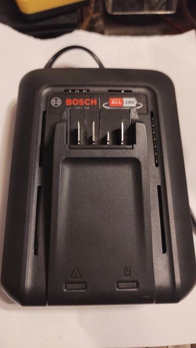 Bosch al 18v-44 ładowarka