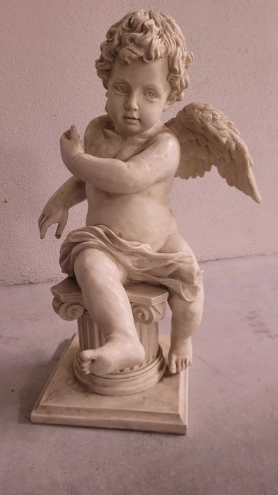 Anjo decorativo, em resina