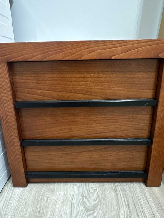 Quarto casal sem roupeiro e sem colchão + secretária c/estante