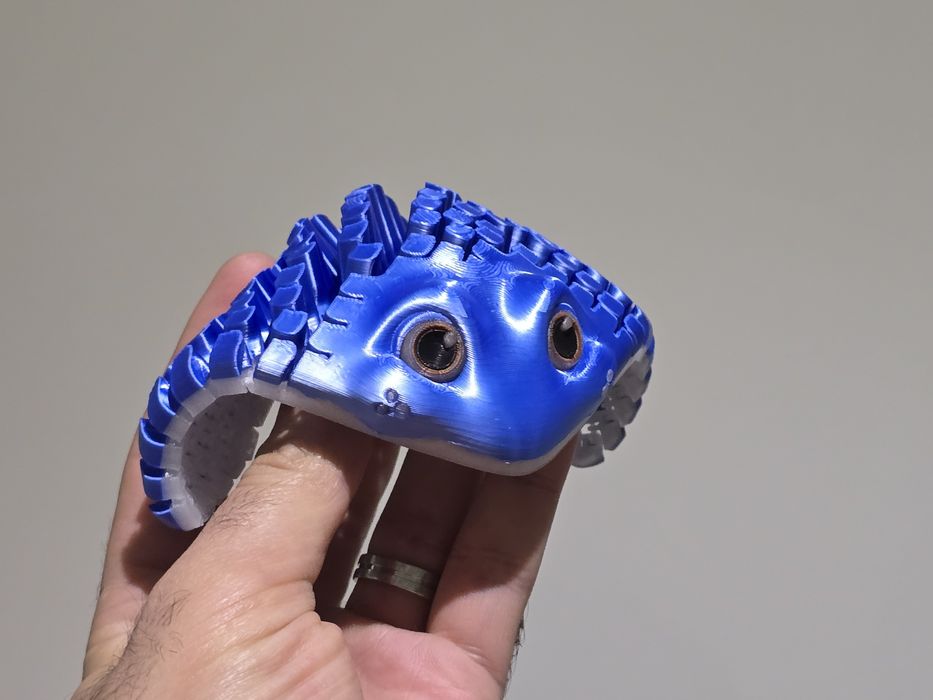 Raia Azul Articulada (Brilha no Escuro)