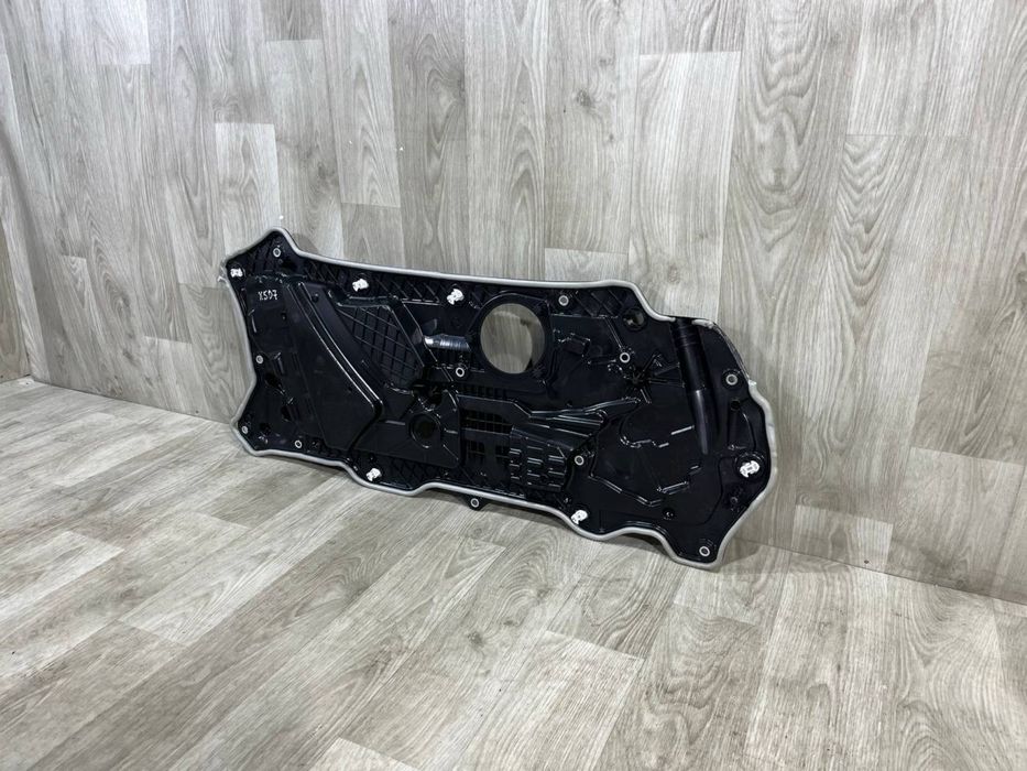 Дверь передняя правая BMW 8 G14 G15 / 2018 - 2024 г. \ Кронштейн двери