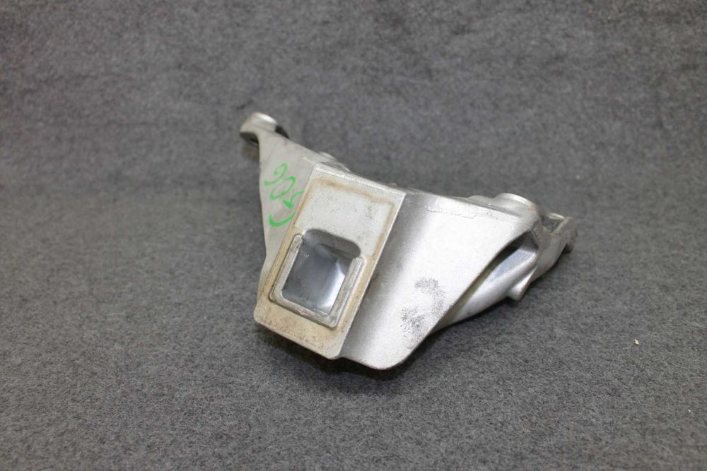 BMW G20 G30 G11 G15 G05 G07 3.0D 4.0D B57 Łapa silnika prawa XDRIVE