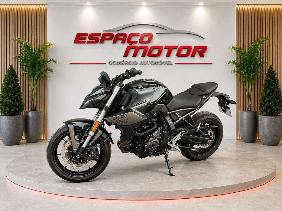 Suzuki GSX  8 S