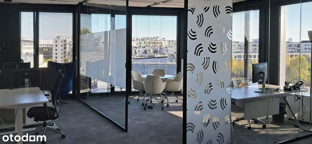 W pełni umeblowane biuro – całe piętro 798 m², gotowe do pracy
