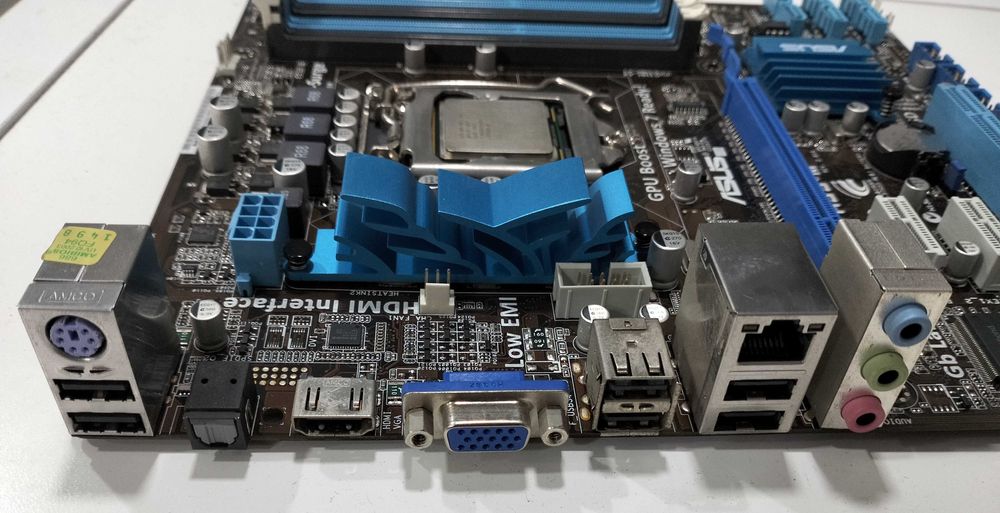 Motherboard ASUS P7H55-M funcional