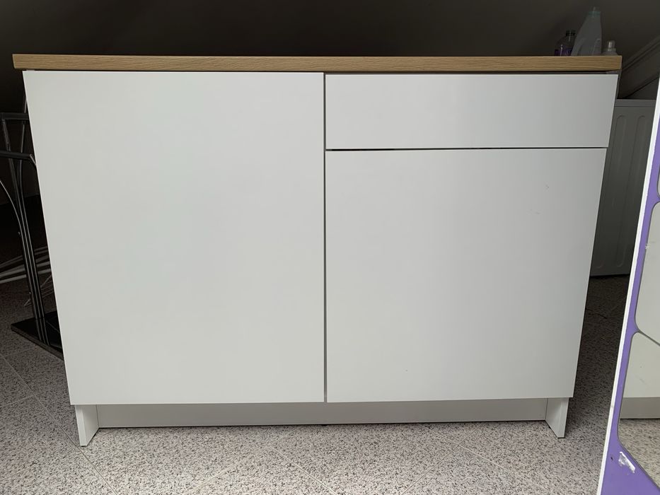 Armario IKEA KNOXHULT exelente