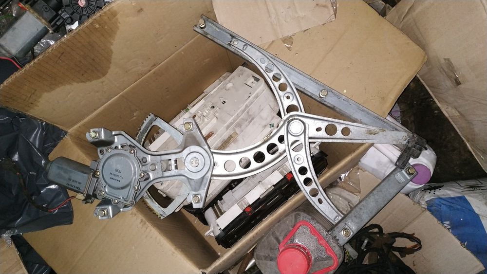 Склопідйомники электро,механіка б/в оригінал VW Т-4,Пассат Б3,Б4,Гольф