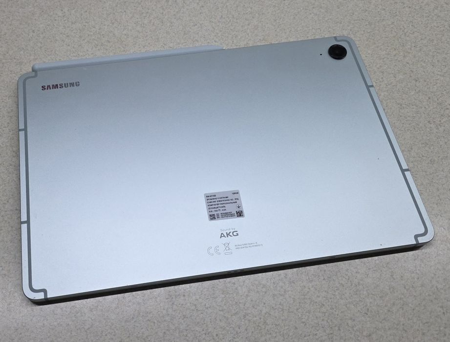 Samsung Galaxy Tab S9 FE 5G 6GB/128 GB (SM-X516B) + чохол-клавіатура
