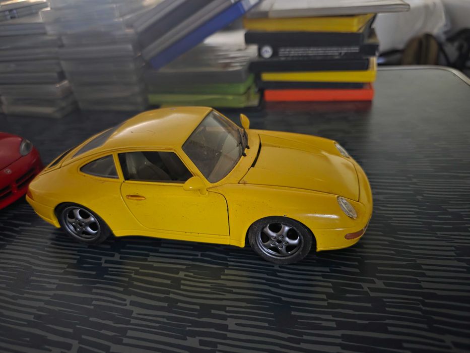 Carros de coleção escala 1/18  Viper & Porsche