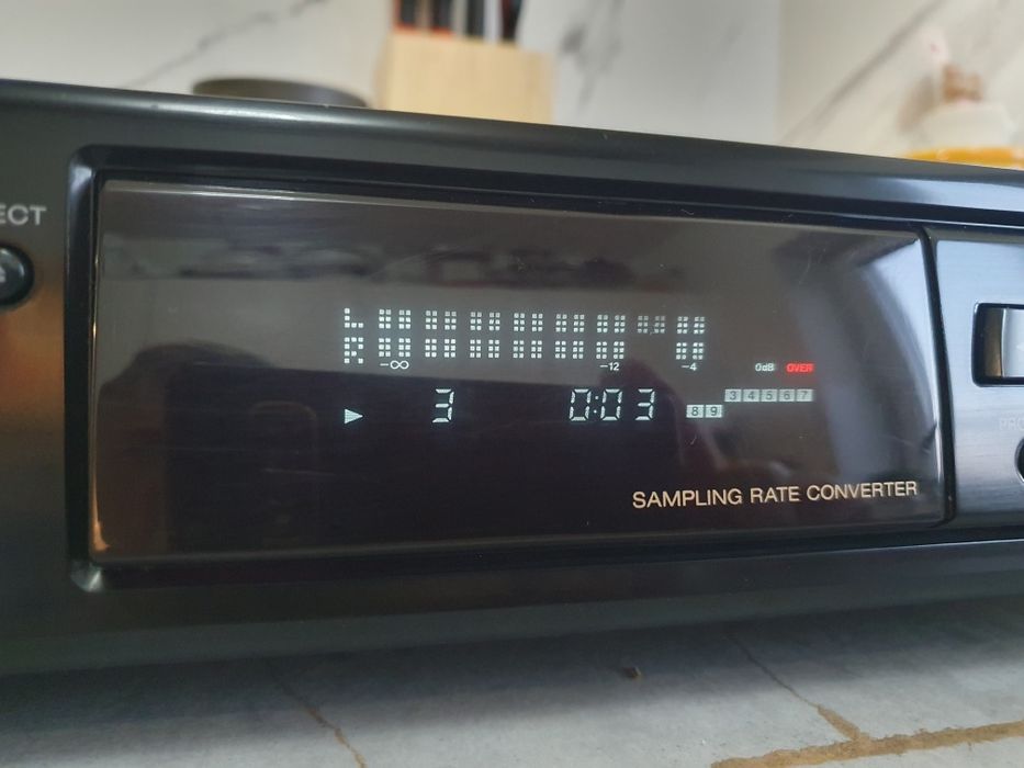 Odtwarzacz minidisc Sharp MD-R2