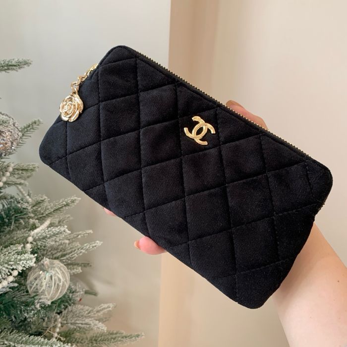Оксамитова косметичка Chanel