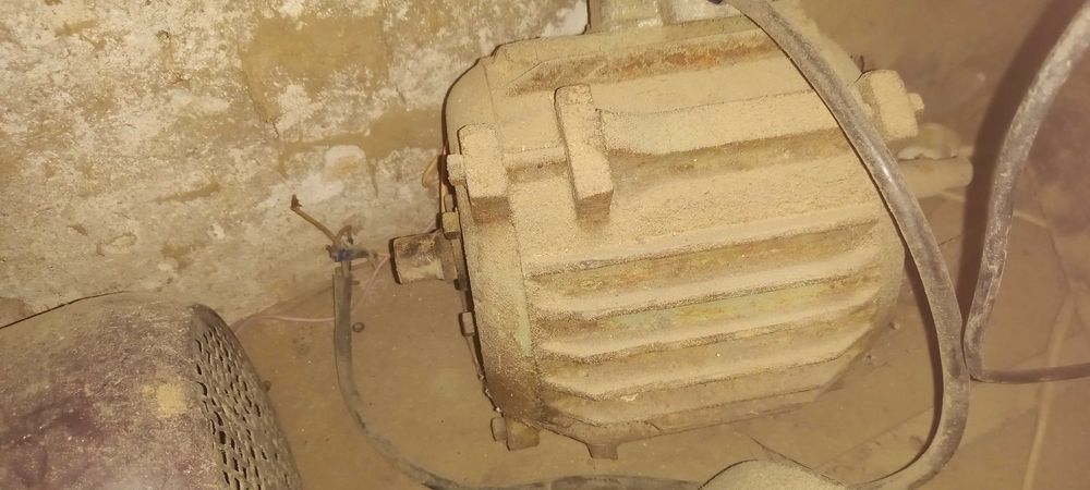 Продаю електро двигуни 1.1кв 3кв 4кв 0.7кв