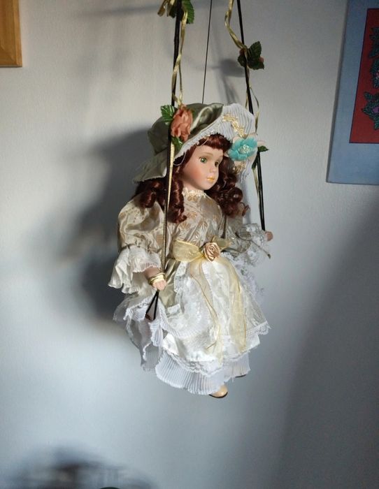 Boneca de porcelana