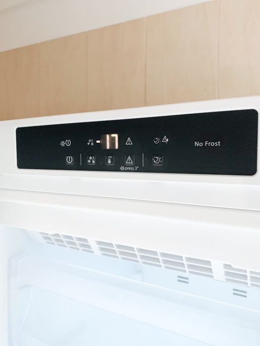 Arca Vertical Indesit Seminova – Excelente Estado | 228L