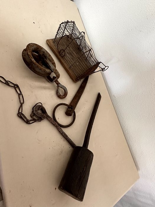 Lote roldana + ratoeira + estaca de burro e outro