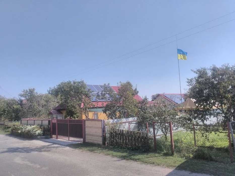 Продам будинок с.Андріївка.Камін,газ,сонячні панелі,гараж,сарай