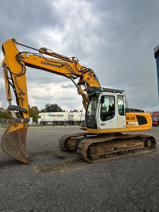 Liebherr R 906 LC  Liebherr R906 LC