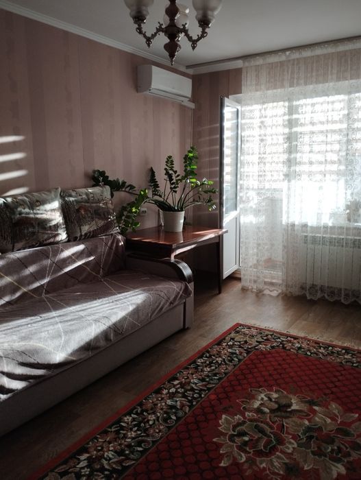 Здається двох кімнатна к- ра, Центр  ,м- в  Леваневського,10 000+ ком
