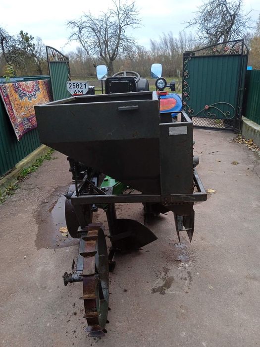 Картоплесажалка.