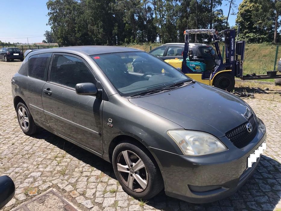 Toyota Corolla E12 2.0 D-4D 3P 2002 - Para Peças