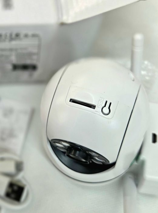 Câmara de segurança WiFi OurLife Y2 – motorizada, visão noturna e deteção de movimento