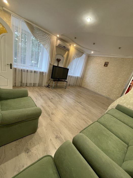 Вільна !оренда 2 кмн квартири площа 700-річчя