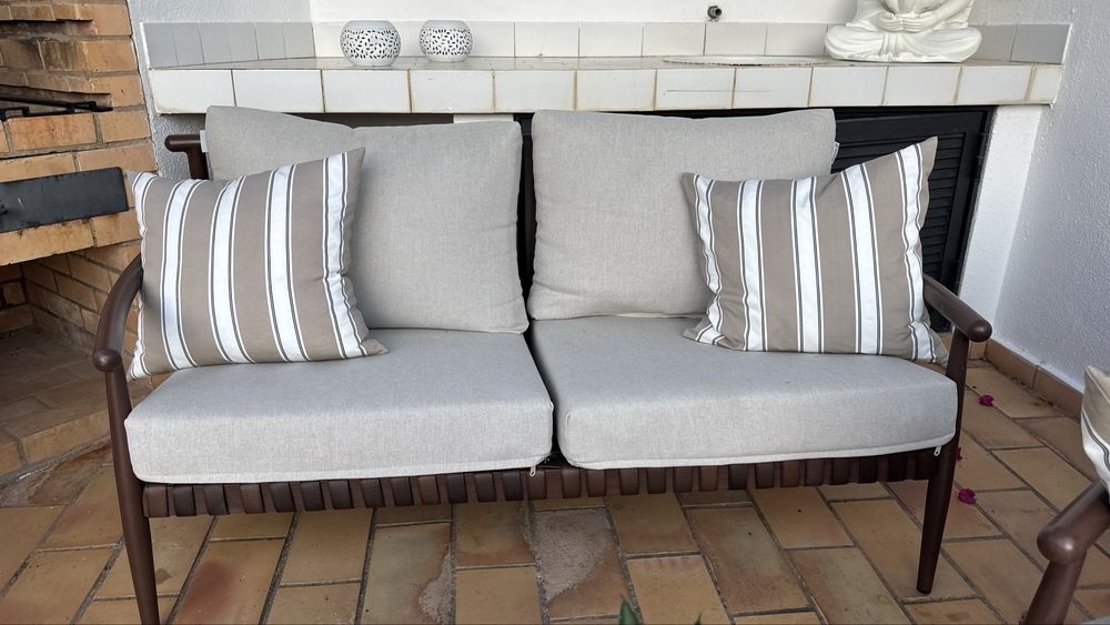 Conjunto de Jardim com Sofá, 2 Cadeirões e Mesa