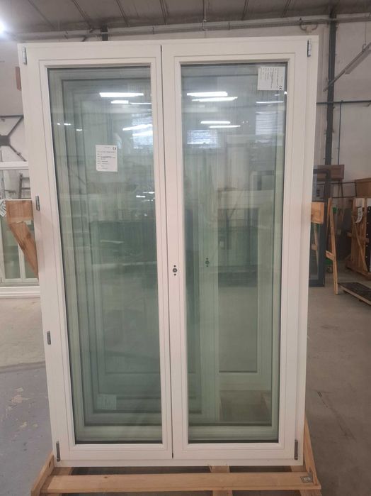 Okno balkonowe, sosna mikro, RAL 9016, szer 1348xh2147