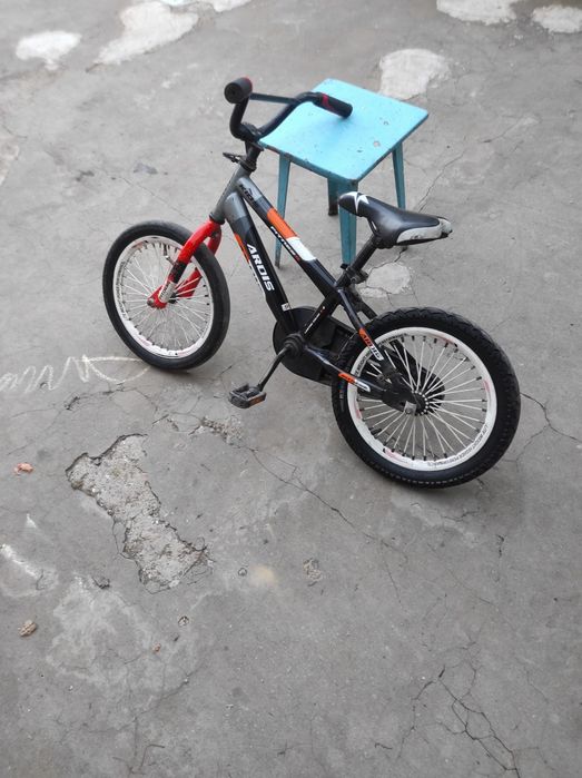 Велосипед 3/6років 16колеса