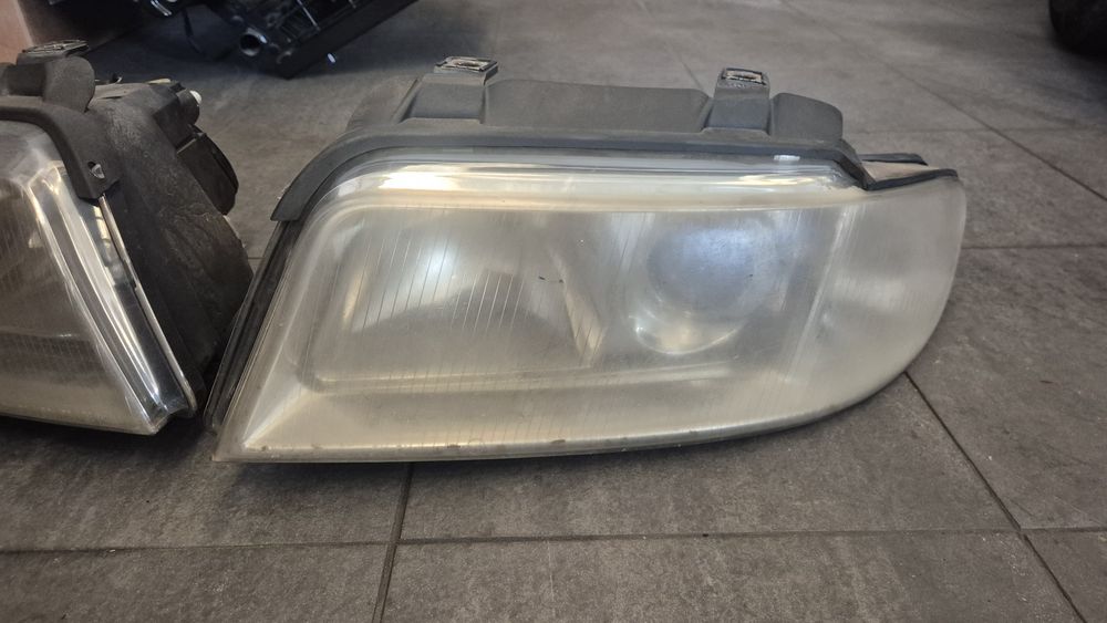 Farol Audi A4 (8D) restyling