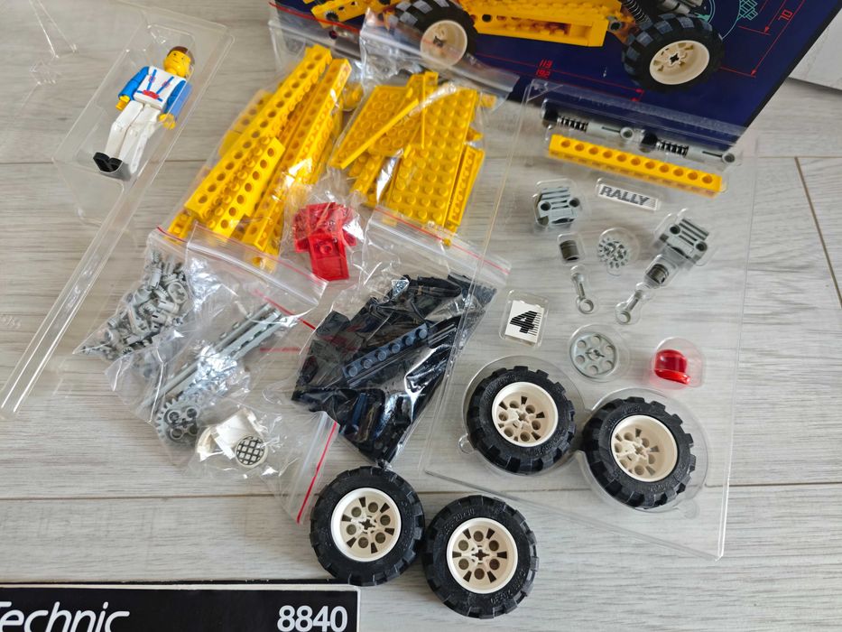 Lego Technic 8840 "Rally Shock n' Roll Racer"; 1990; [219]