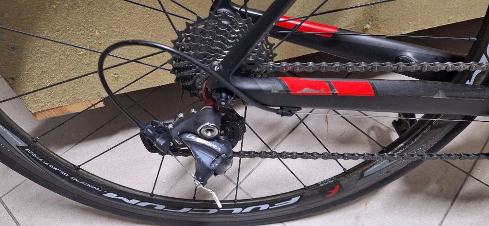 Bicicleta estrada trek madona