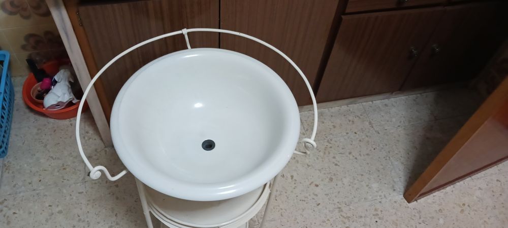 Vendo lavatório antigo