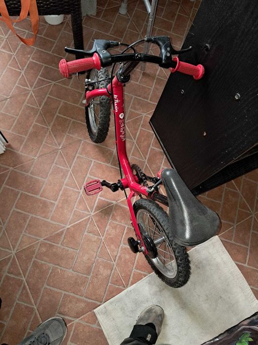 Bicicleta vermelha de criança 10€