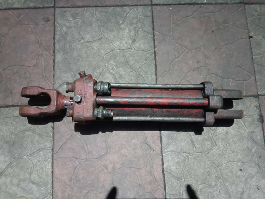 Гідроциліндр Цс 75