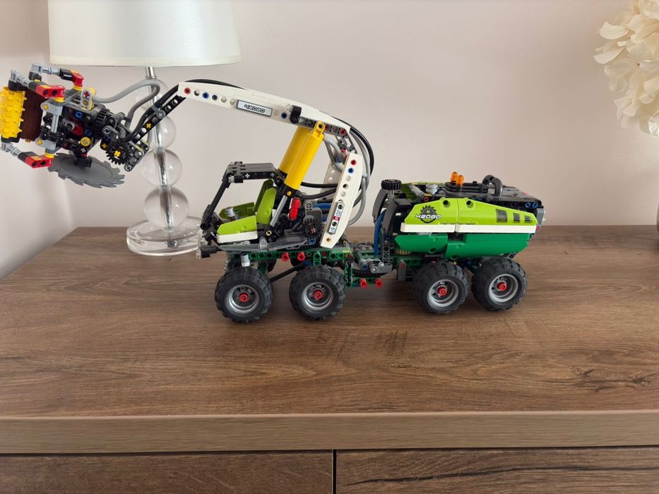 LEGO technic 42080