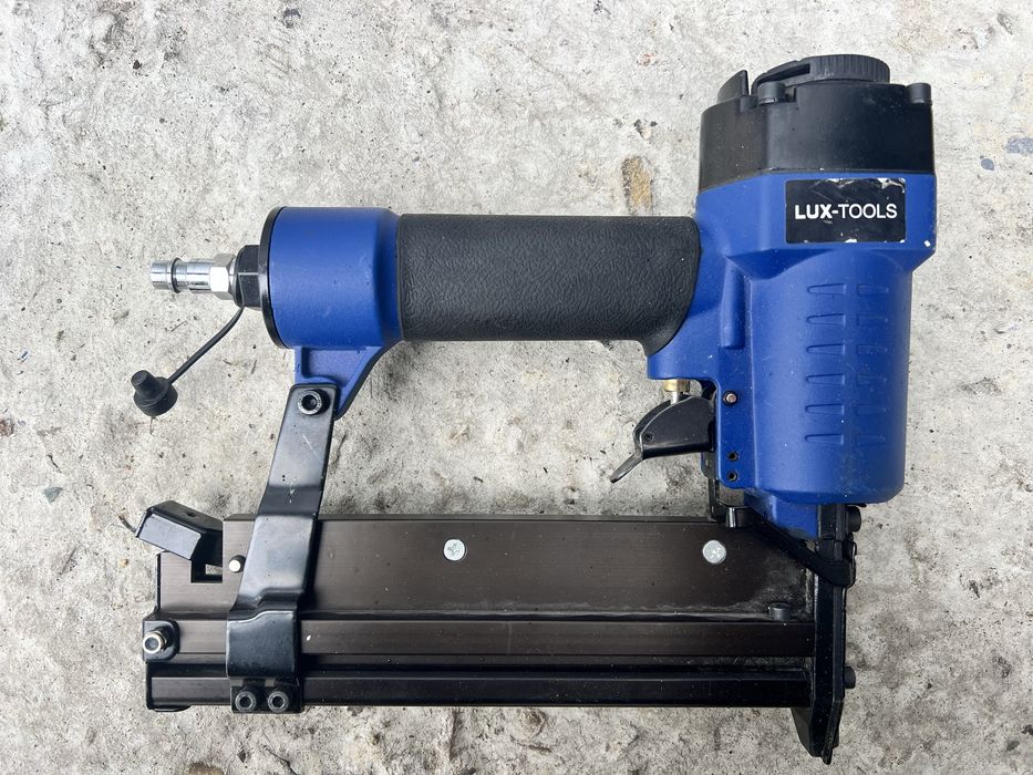 Пневматичний степлер цвяхозабивний пістолет Lux Tools