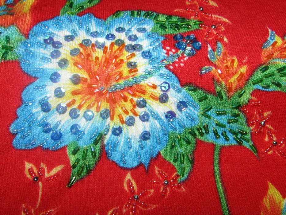 Эффектный яркий свитер ,  джемпер , блузон  .  Большой размер