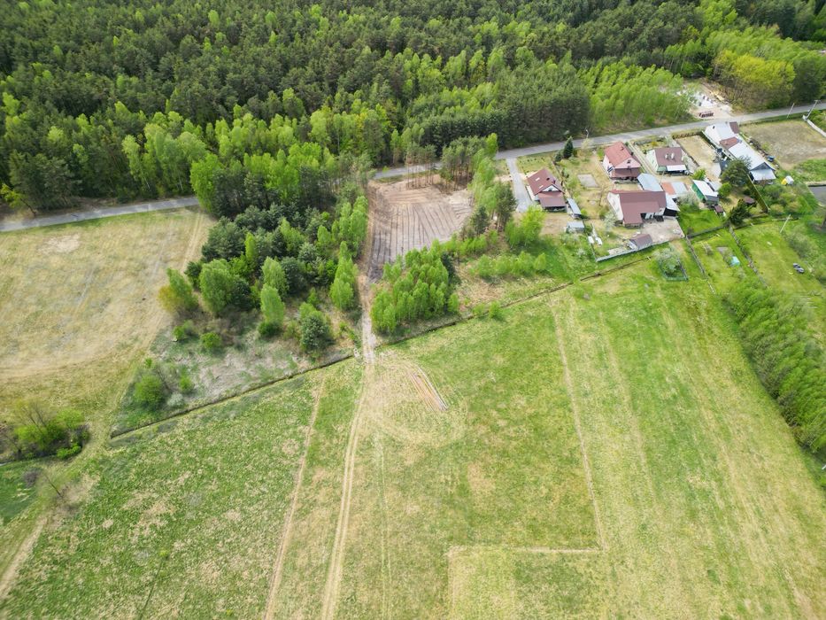 Dzialka budowlana 40 Ar z warunkami zabudowy