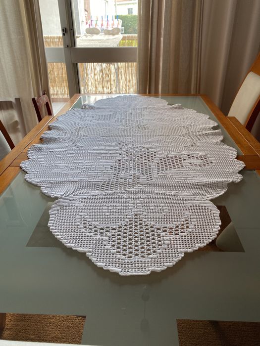 Pano de centro de mesa em renda