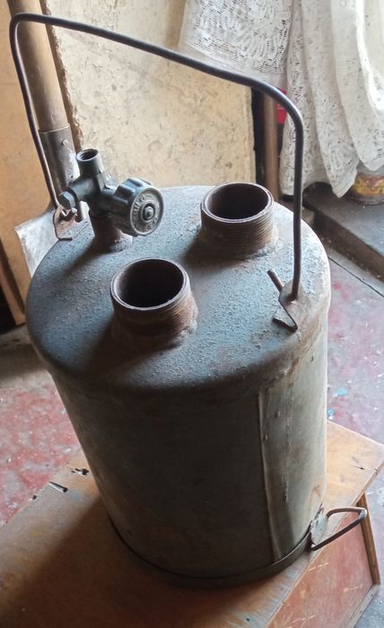 Продам бачок від горілки