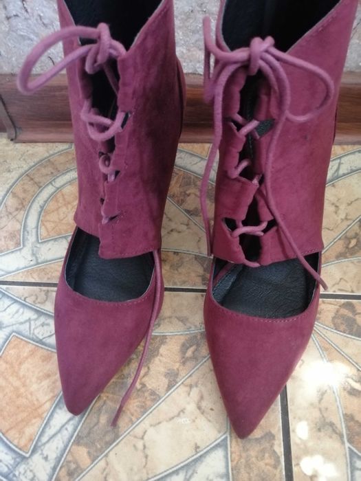 Nowe buty na obcasie